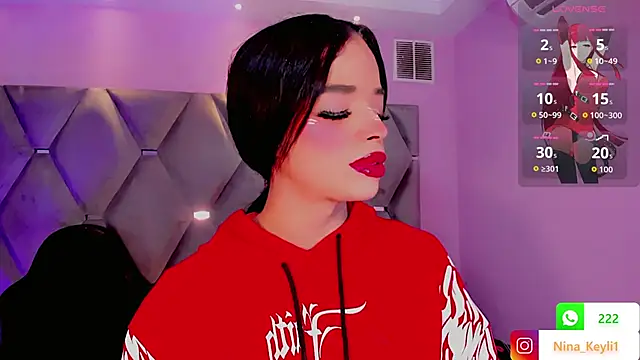 Snapshot of Nina_Keyli chatting on October 14, 2025, 7:58 pm Nina Keyli online show from October 14, 2025, 7:58 pm