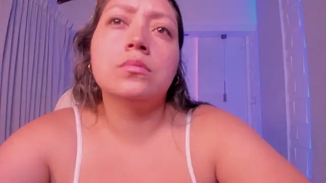 Snapshot of heidy_johns chatting on October 22, 2025, 3:39 am heidy johns online show from October 22, 2025, 3:39 am