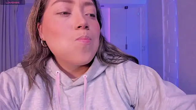 Snapshot of heidy_johns chatting on October 30, 2025, 3:16 am heidy johns online show from October 30, 2025, 3:16 am