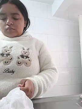 Snapshot of EmilyBrownn_ chatting on September 27, 2025, 12:00 pm EmilyBrownn  online show from September 27, 2025, 12:00 pm