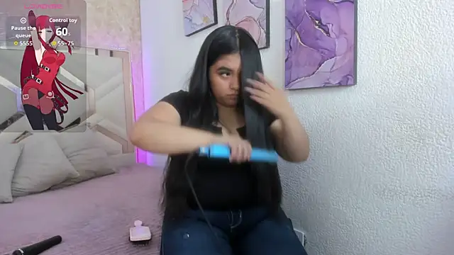 Snapshot of EmilyBrownn_ chatting on October 21, 2025, 7:02 pm EmilyBrownn  online show from October 21, 2025, 7:02 pm