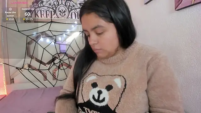 Snapshot of EmilyBrownn_ chatting on October 29, 2025, 7:02 pm EmilyBrownn  online show from October 29, 2025, 7:02 pm