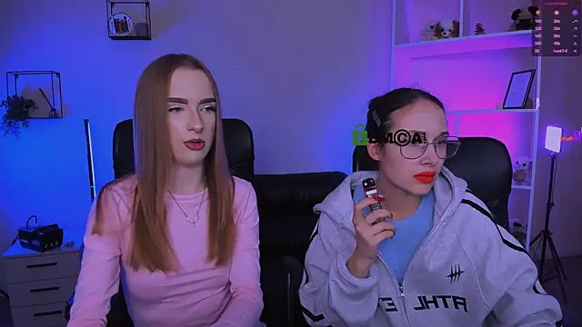 Snapshot of mona_cloud chatting on November 6, 2025, 8:02 pm mona cloud online show from November 6, 2025, 8:02 pm