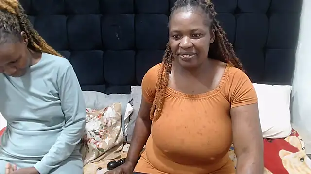 Snapshot of TaurusClitCake chatting on October 11, 2025, 5:36 pm TaurusClitCake online show from October 11, 2025, 5:36 pm