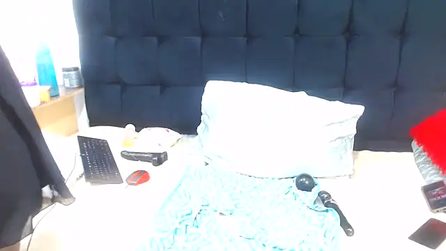 Snapshot of TaurusClitCake chatting on October 25, 2025, 5:17 am TaurusClitCake online show from October 25, 2025, 5:17 am