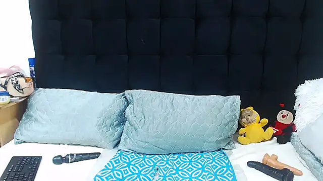 Snapshot of TaurusClitCake chatting on November 2, 2025, 5:45 am TaurusClitCake online show from November 2, 2025, 5:45 am