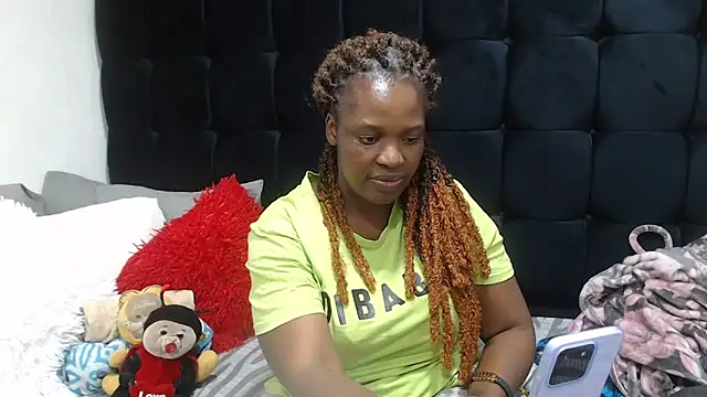 Snapshot of TaurusClitCake chatting on October 2, 2025, 4:10 pm TaurusClitCake online show from October 2, 2025, 4:10 pm