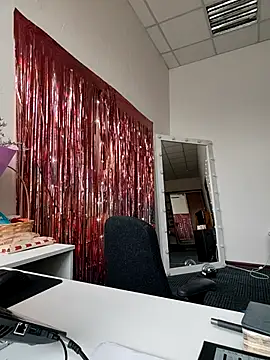 Snapshot of Juicy_PeachLux chatting on October 16, 2025, 8:44 am Juicy PeachLux online show from October 16, 2025, 8:44 am