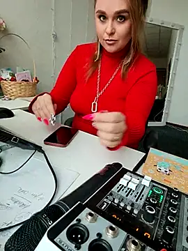 Juicy PeachLux online show from March 13, 2025, 10:36 am