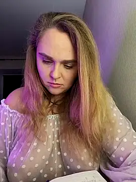 Snapshot of Juicy_PeachLux chatting on September 22, 2025, 6:36 pm Juicy PeachLux online show from September 22, 2025, 6:36 pm