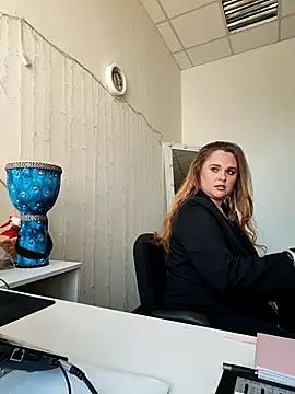 Juicy PeachLux online show from March 15, 2026, 7:15 am