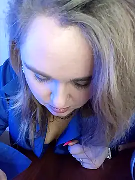 Juicy PeachLux online show from March 10, 2025, 6:23 pm