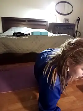 Juicy PeachLux online show from March 10, 2025, 3:20 pm
