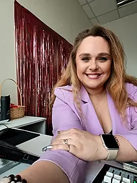 Snapshot of Juicy_PeachLux chatting on October 29, 2025, 5:50 am Juicy PeachLux online show from October 29, 2025, 5:50 am