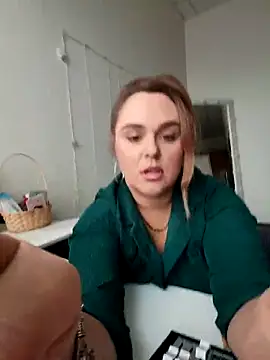 Juicy PeachLux online show from March 16, 2025, 8:43 am
