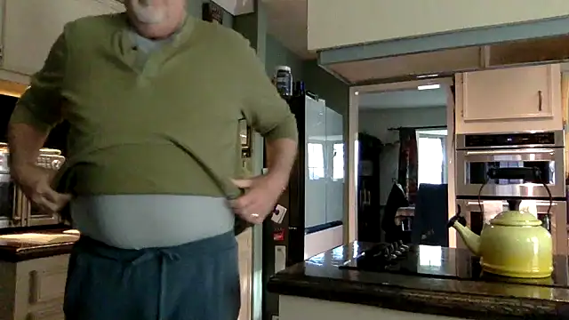 superbearboss online show from December 20, 2025, 3:26 pm