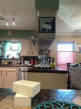 superbearboss online show from April 16, 2026, 10:23 pm