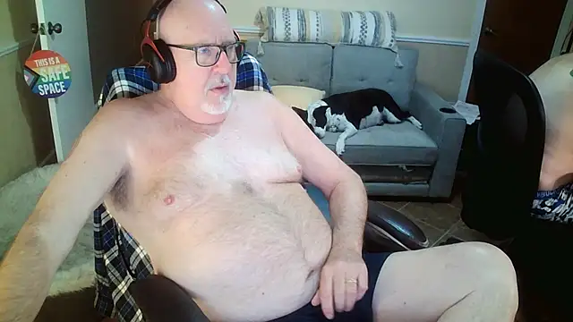 Snapshot of superbearboss chatting on February 9, 2026, 4:21 am superbearboss online show from February 9, 2026, 4:21 am