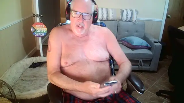 superbearboss online show from April 1, 2026, 3:09 pm