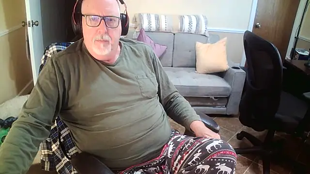 Snapshot of superbearboss chatting on February 18, 2026, 4:58 pm superbearboss online show from February 18, 2026, 4:58 pm