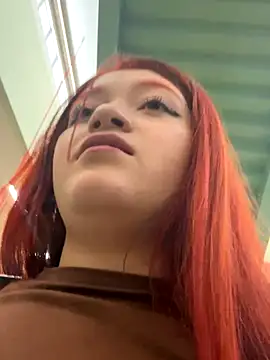 Snapshot of Karina_Leon chatting on December 16, 2025, 8:46 pm Karina Leon online show from December 16, 2025, 8:46 pm