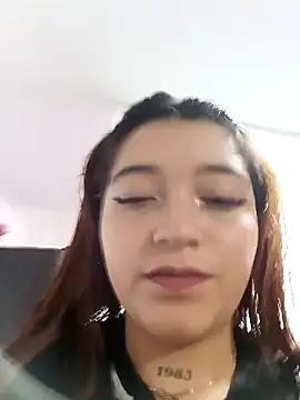 Snapshot of Karina_Leon chatting on December 5, 2025, 5:22 pm Karina Leon online show from December 5, 2025, 5:22 pm