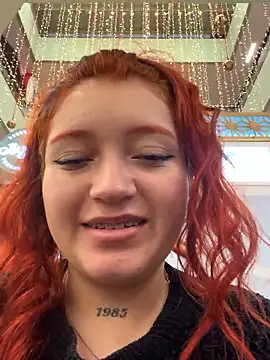 Snapshot of Karina_Leon chatting on December 22, 2025, 9:15 pm Karina Leon online show from December 22, 2025, 9:15 pm