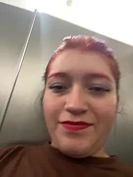 Snapshot of Karina_Leon chatting on December 17, 2025, 9:09 pm Karina Leon online show from December 17, 2025, 9:09 pm