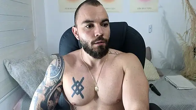 Isaac Carter online show from December 1, 2025, 11:33 am