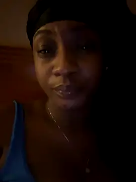 Snapshot of Dymmmm chatting on October 19, 2025, 11:51 pm Dymmmm online show from October 19, 2025, 11:51 pm