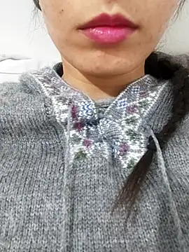 saraaxx1 online show from March 12, 2026, 2:43 pm