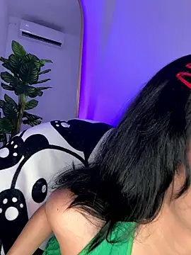  Emily Thompson  online show from January 8, 2026, 3:23 am