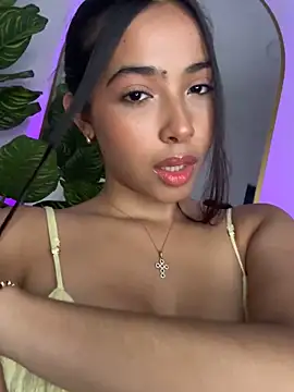 Snapshot of _Emily_Thompson_ chatting on October 19, 2025, 9:39 pm Emily Thompson online show from October 19, 2025, 9:39 pm