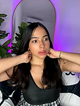 Snapshot of _Emily_Thompson_ chatting on October 28, 2025, 12:44 am Emily Thompson online show from October 28, 2025, 12:44 am