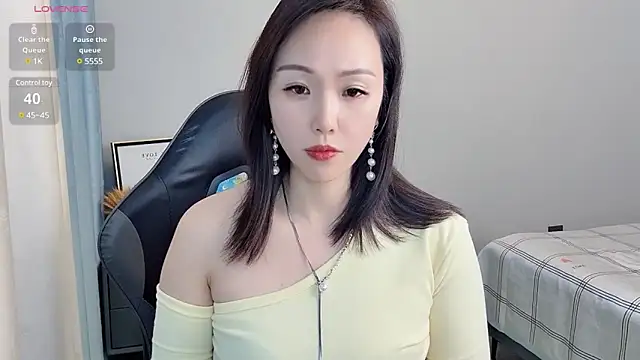 Dewluna online show from March 18, 2025, 11:44 am