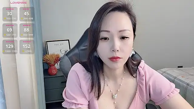 Dewluna online show from March 19, 2025, 8:54 pm