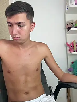 Snapshot of MarkoCute chatting on March 5, 2025, 7:38 pm MarkoCute online show from March 5, 2025, 7:38 pm