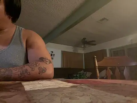 Snapshot of sexy_milfbell chatting on October 5, 2025, 6:15 am sexy milfbell online show from October 5, 2025, 6:15 am