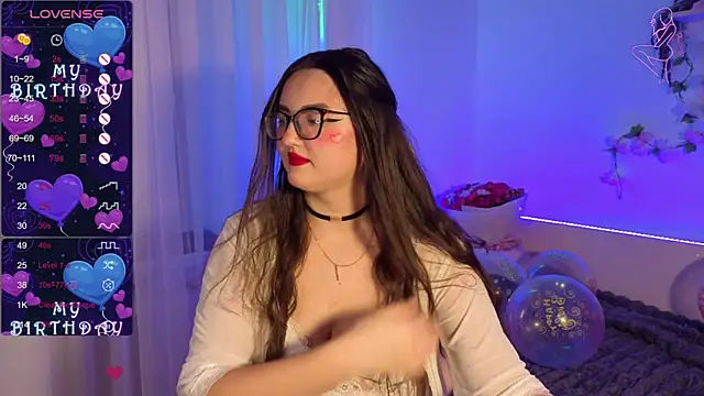 MiraLuccian online show from September 24, 2025, 6:25 pm