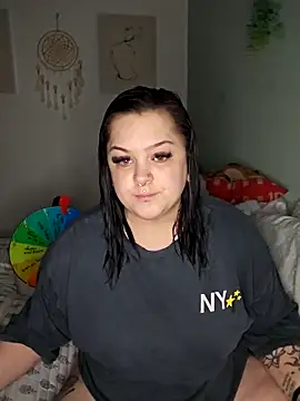 Saucy-Serenity online show from April 4, 2026, 6:58 pm