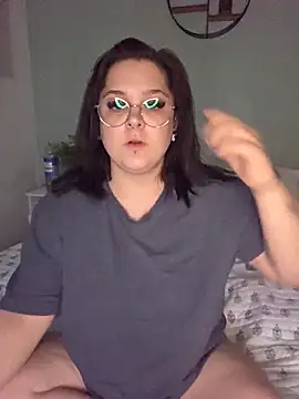 Saucy-Serenity online show from October 19, 2025, 7:05 pm