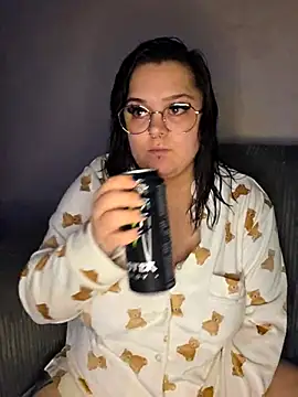 Saucy-Serenity online show from November 13, 2025, 8:46 pm