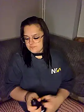 Saucy-Serenity online show from October 14, 2025, 7:25 pm