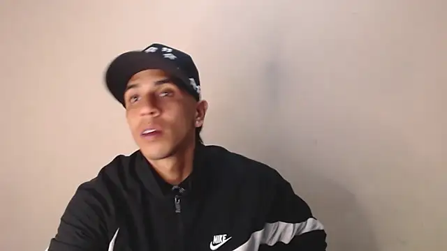 Snapshot of Monkey_uchiha777 chatting on October 7, 2025, 12:44 am Monkey uchiha777 online show from October 7, 2025, 12:44 am