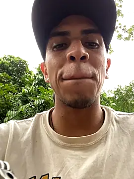 Snapshot of Monkey_uchiha777 chatting on October 19, 2025, 11:35 am Monkey uchiha777 online show from October 19, 2025, 11:35 am