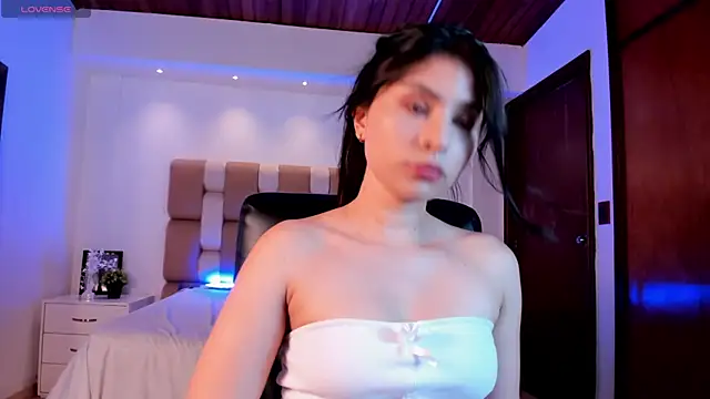 Snapshot of Catalina_Santhana chatting on March 14, 2025, 10:49 pm Catalina Santhana online show from March 14, 2025, 10:49 pm