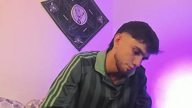 samevansx  online show from April 16, 2026, 9:04 pm