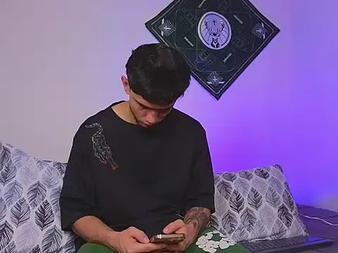 samevansx  online show from September 18, 2025, 2:53 pm