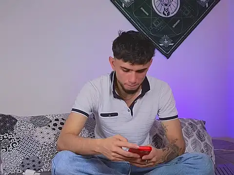 samevansx  online show from October 3, 2025, 1:34 pm