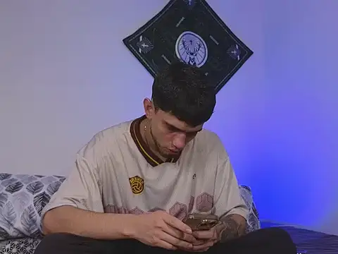 samevansx  online show from September 19, 2025, 1:48 pm